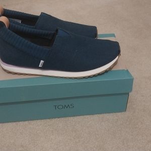TOMS WOMEN'S RESIDENT